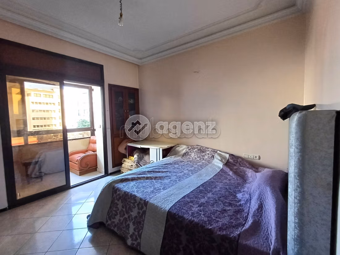 Apartment for sale in Les Hôpitaux. 3 beautiful rooms. With garage and lift