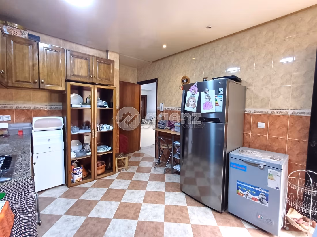 Apartment for sale in Les Hôpitaux. 3 beautiful rooms. With garage and lift