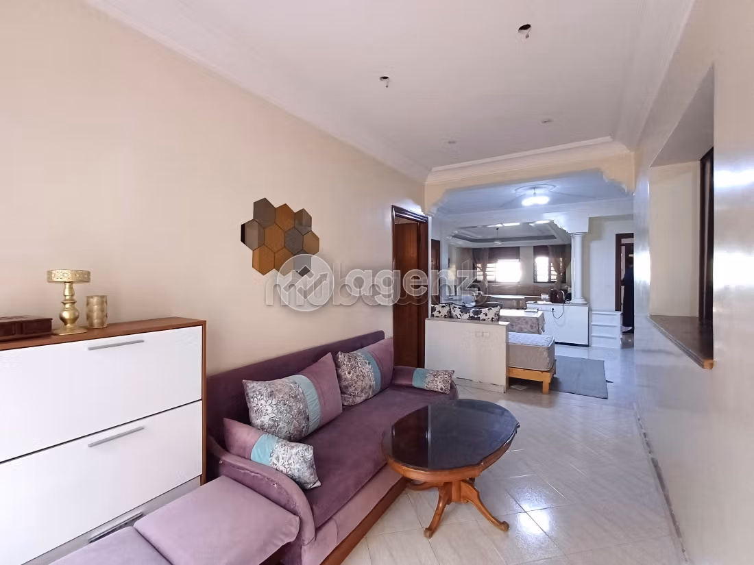 Apartment for sale in Les Hôpitaux. 3 beautiful rooms. With garage and lift