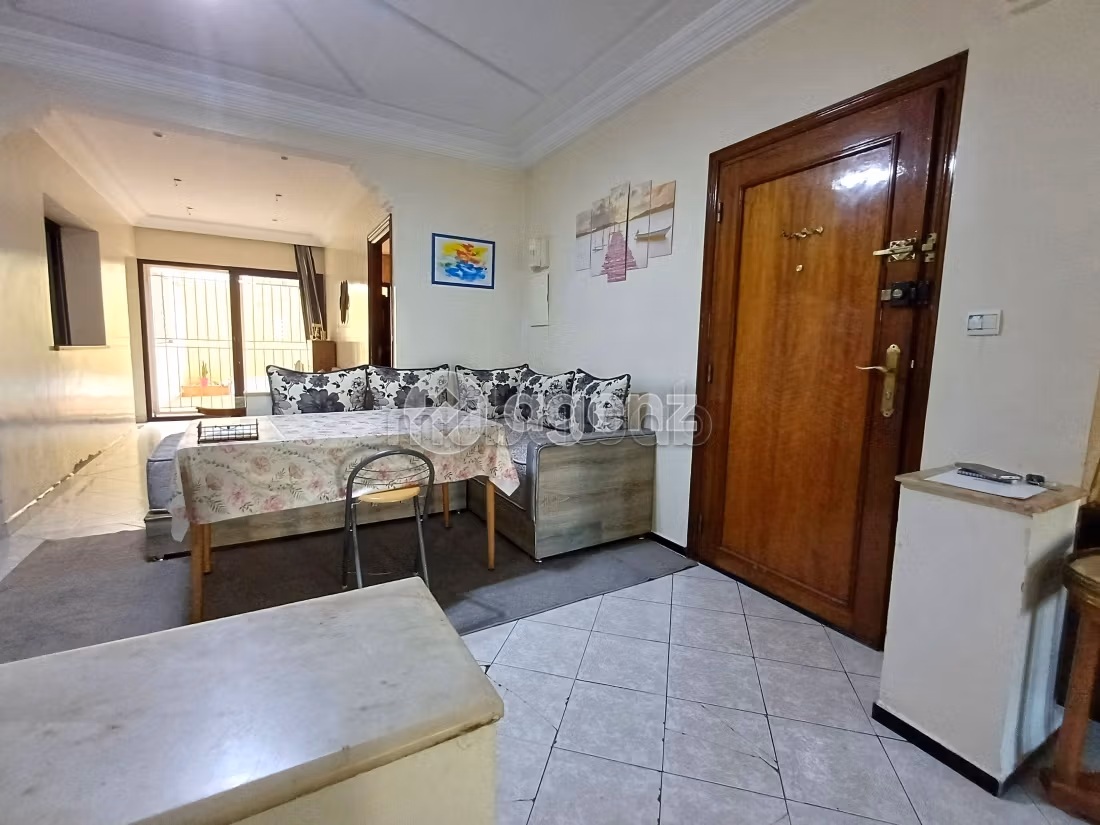 Apartment for sale in Les Hôpitaux. 3 beautiful rooms. With garage and lift