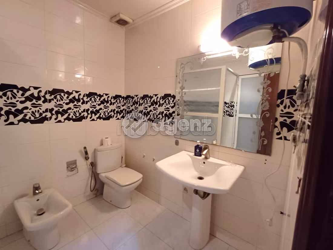 Apartment for sale in Les Hôpitaux. 3 beautiful rooms. With garage and lift