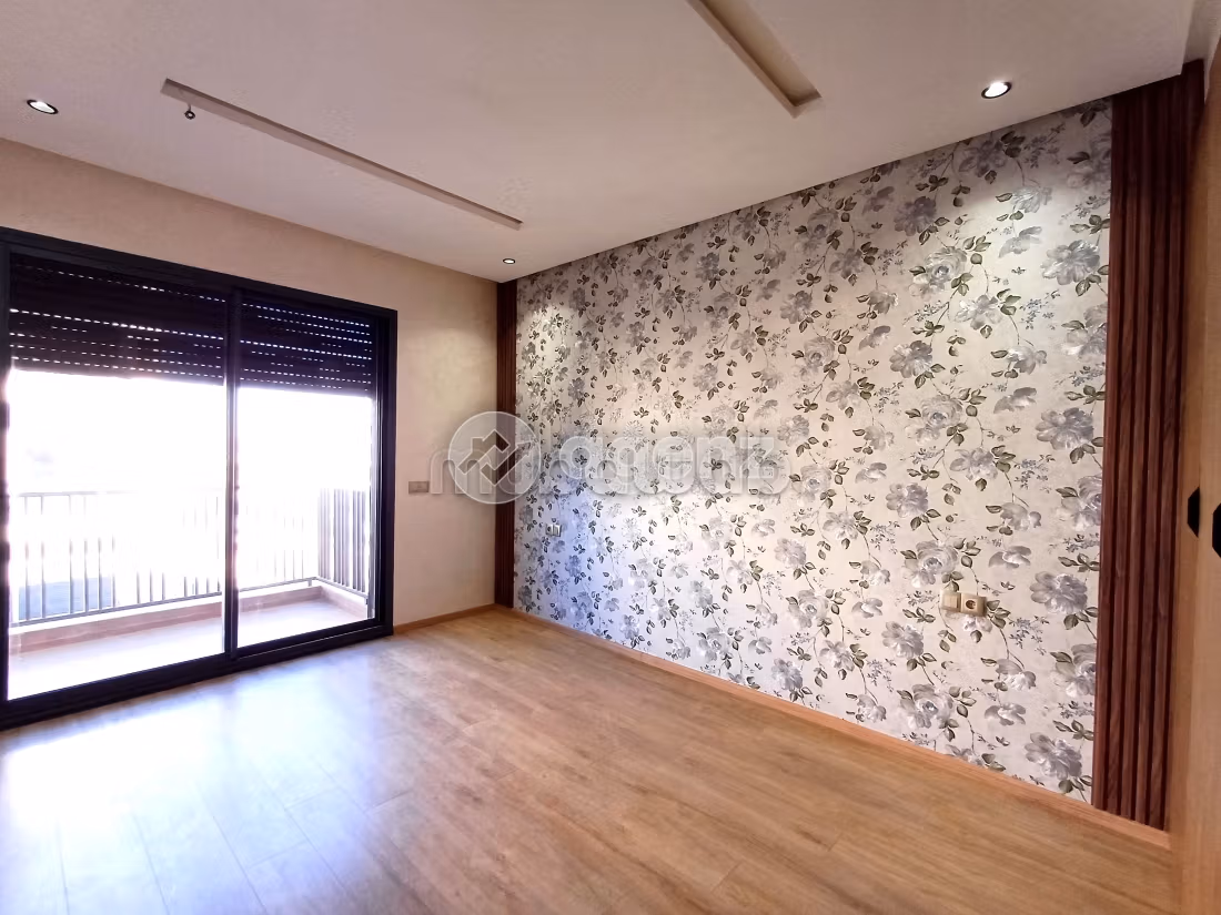 Apartment for sale. Dimension 87 m². With garage and lift