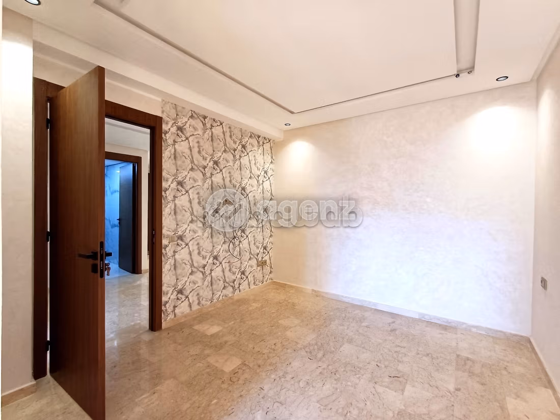 Apartment for sale. Dimension 87 m². With garage and lift
