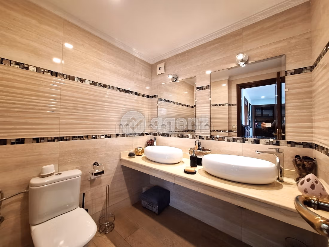 Appartement 294 m² f Les Hôpitaux — 9