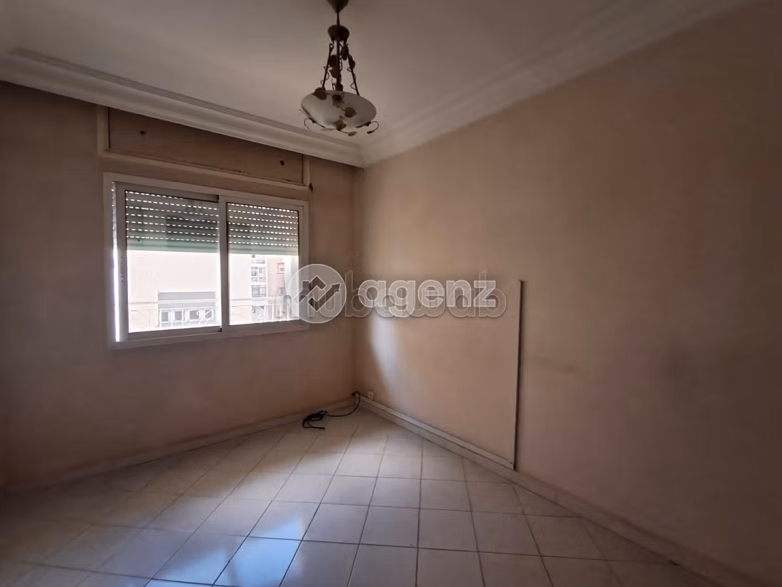 Sell apartment in Les Hôpitaux. Total area 165 m². With lift and terrace