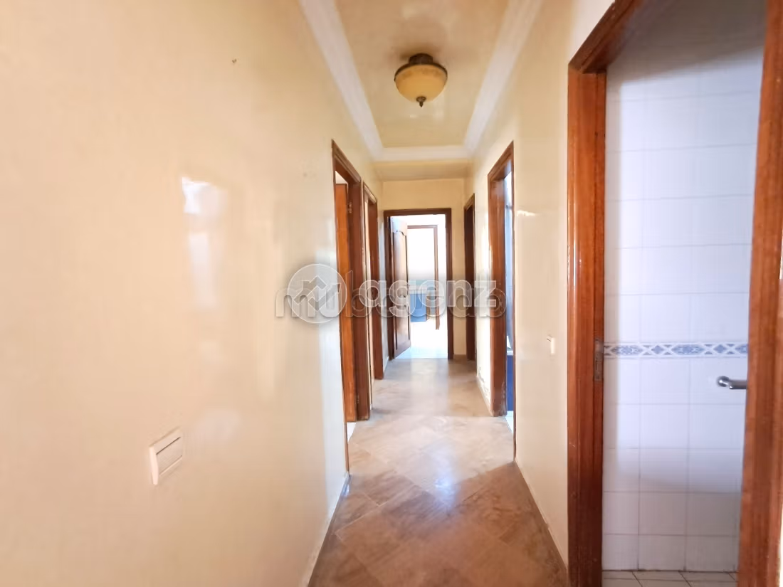 Sell apartment in Les Hôpitaux. Total area 165 m². With lift and terrace