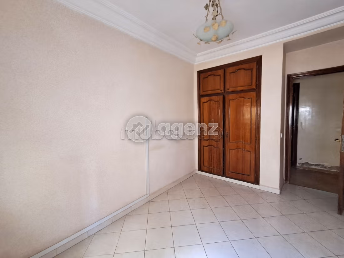 Sell apartment in Les Hôpitaux. Total area 165 m². With lift and terrace