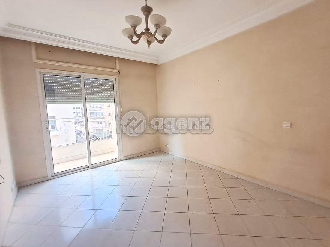 Sell apartment in Les Hôpitaux. Total area 165 m². With lift and terrace