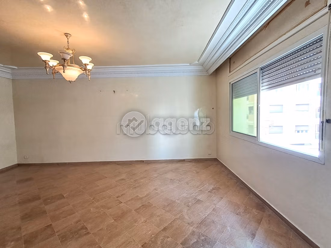 Sell apartment in Les Hôpitaux. Total area 165 m². With lift and terrace