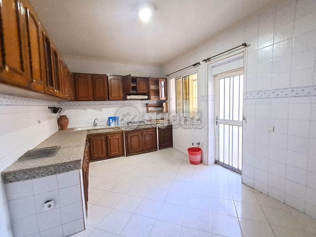 Sell apartment in Les Hôpitaux. Total area 165 m². With lift and terrace