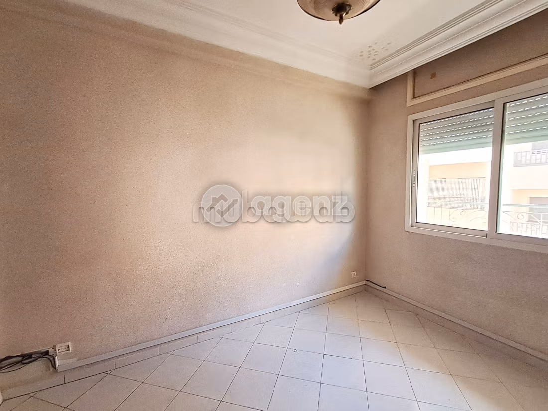 Sell apartment in Les Hôpitaux. Total area 165 m². With lift and terrace