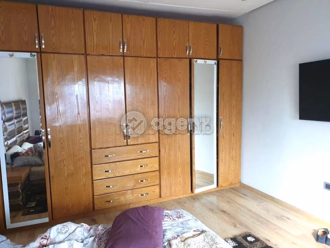 Bonito piso en venta en Laymoune. Superficie 121 m². Sin ascensor, gran terraza