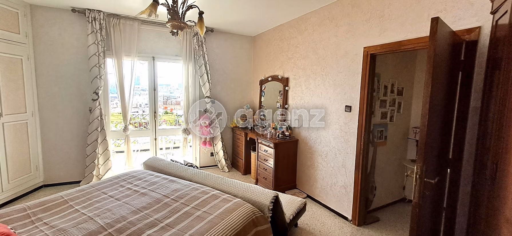 Appartamento da acquistare a Bourgogne Ouest. 2 camere. Terrazzo e ascensore