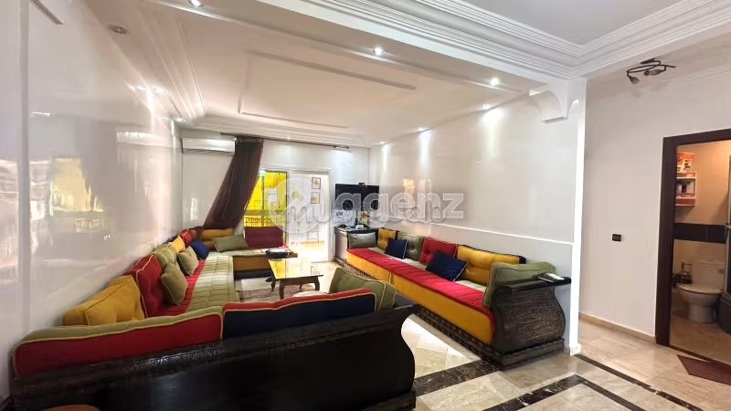 Splendido appartamento in vendita. 2 belle camere da letto. Posto auto e terrazzo