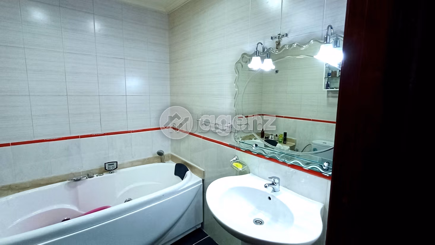 Apartment for sale in Belvédère. Area 111 m². Lift and parking