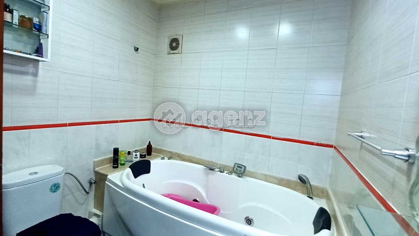 Apartment for sale in Belvédère. Area 111 m². Lift and parking