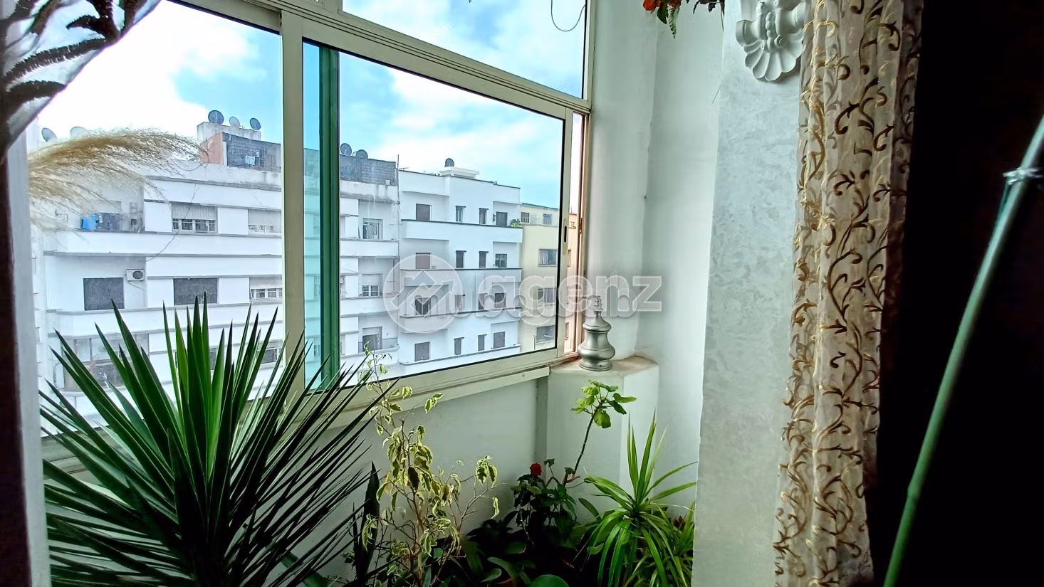 Piso en venta en Maârif. 2 dormitorios. Balcón grande