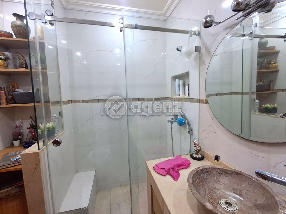 Bonito piso en venta en Les princesses. 2 hermosas habitaciones. Con Ascensor, balcón