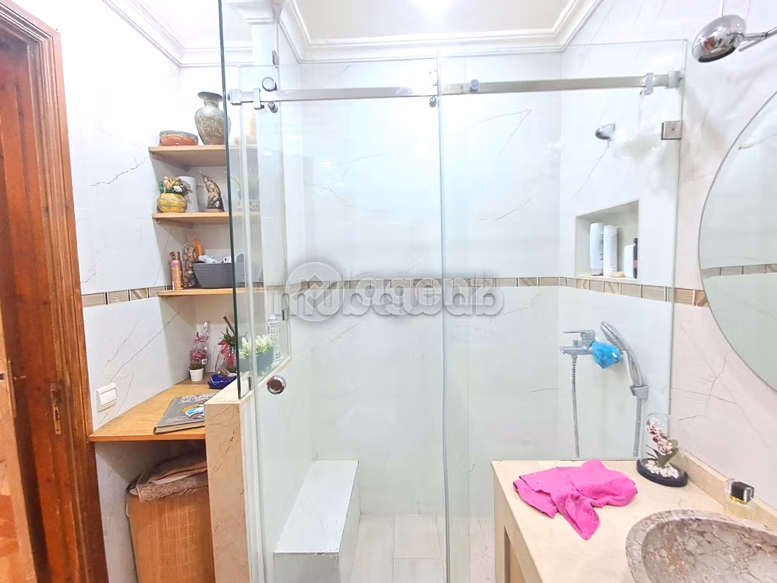 Bonito piso en venta en Les princesses. 2 hermosas habitaciones. Con Ascensor, balcón
