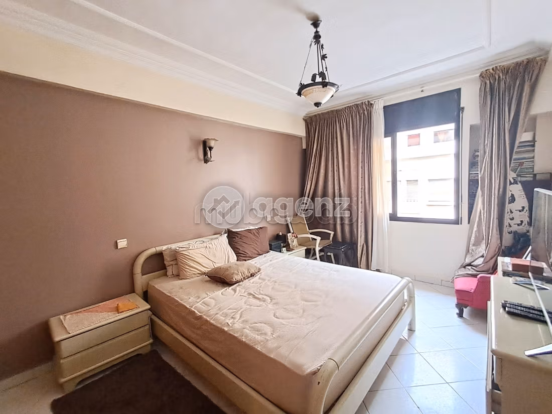 Bonito piso en venta en Les princesses. 2 hermosas habitaciones. Con Ascensor, balcón