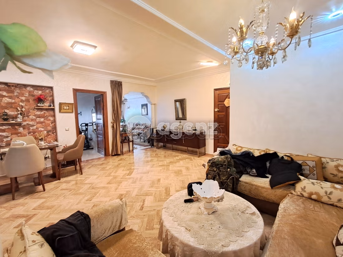 Bonito piso en venta en Les princesses. 2 hermosas habitaciones. Con Ascensor, balcón