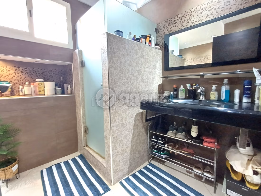 Beautiful apartment for sale in Beauséjour. Area of 146 m². With Lift, Carpark