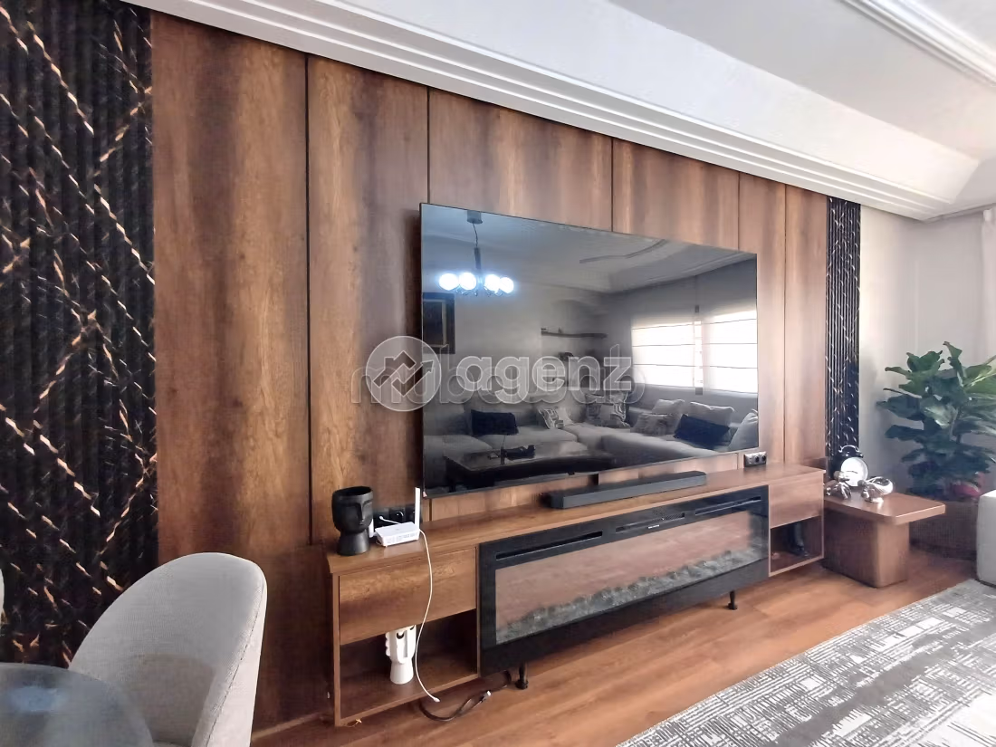 Beautiful apartment for sale in Beauséjour. Area of 146 m². With Lift, Carpark