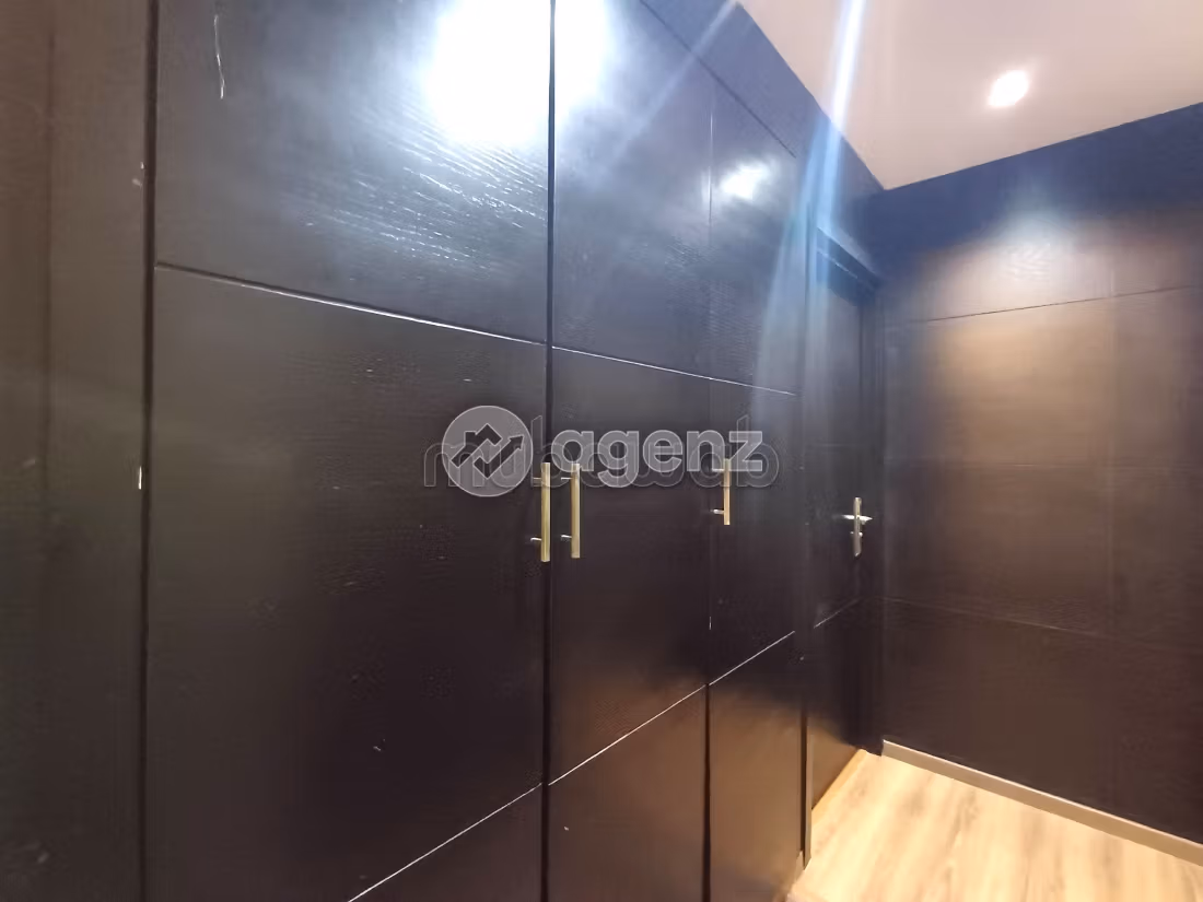 Beautiful apartment for sale in Beauséjour. Area of 146 m². With Lift, Carpark