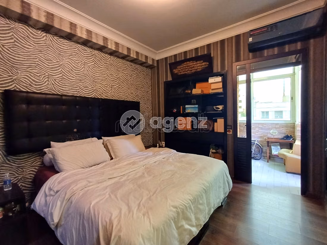 Beautiful apartment for sale in Beauséjour. Area of 146 m². With Lift, Carpark