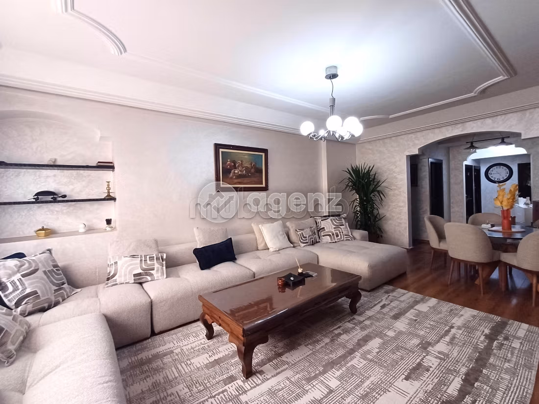 Beautiful apartment for sale in Beauséjour. Area of 146 m². With Lift, Carpark