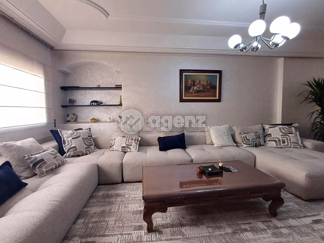 Beautiful apartment for sale in Beauséjour. Area of 146 m². With Lift, Carpark
