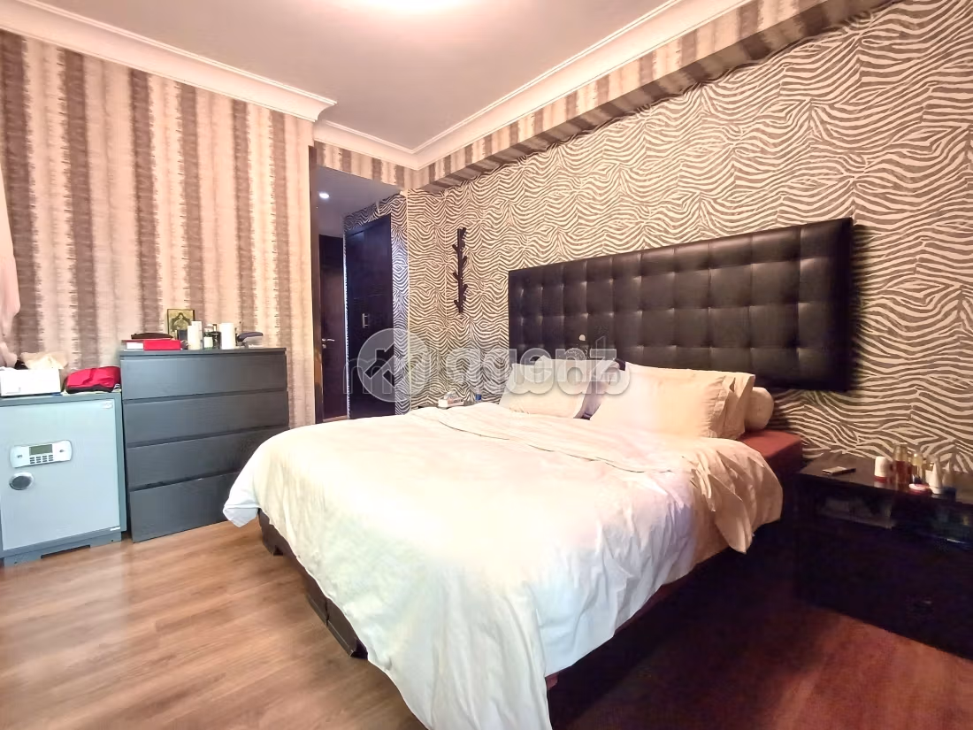 Beautiful apartment for sale in Beauséjour. Area of 146 m². With Lift, Carpark