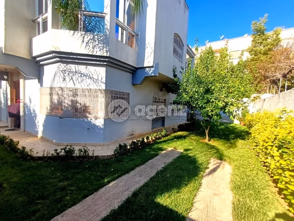 Te koop: villa's en luxe woningen in Riad. Oppervlakte 336 m². Parkeerplaats en tuin