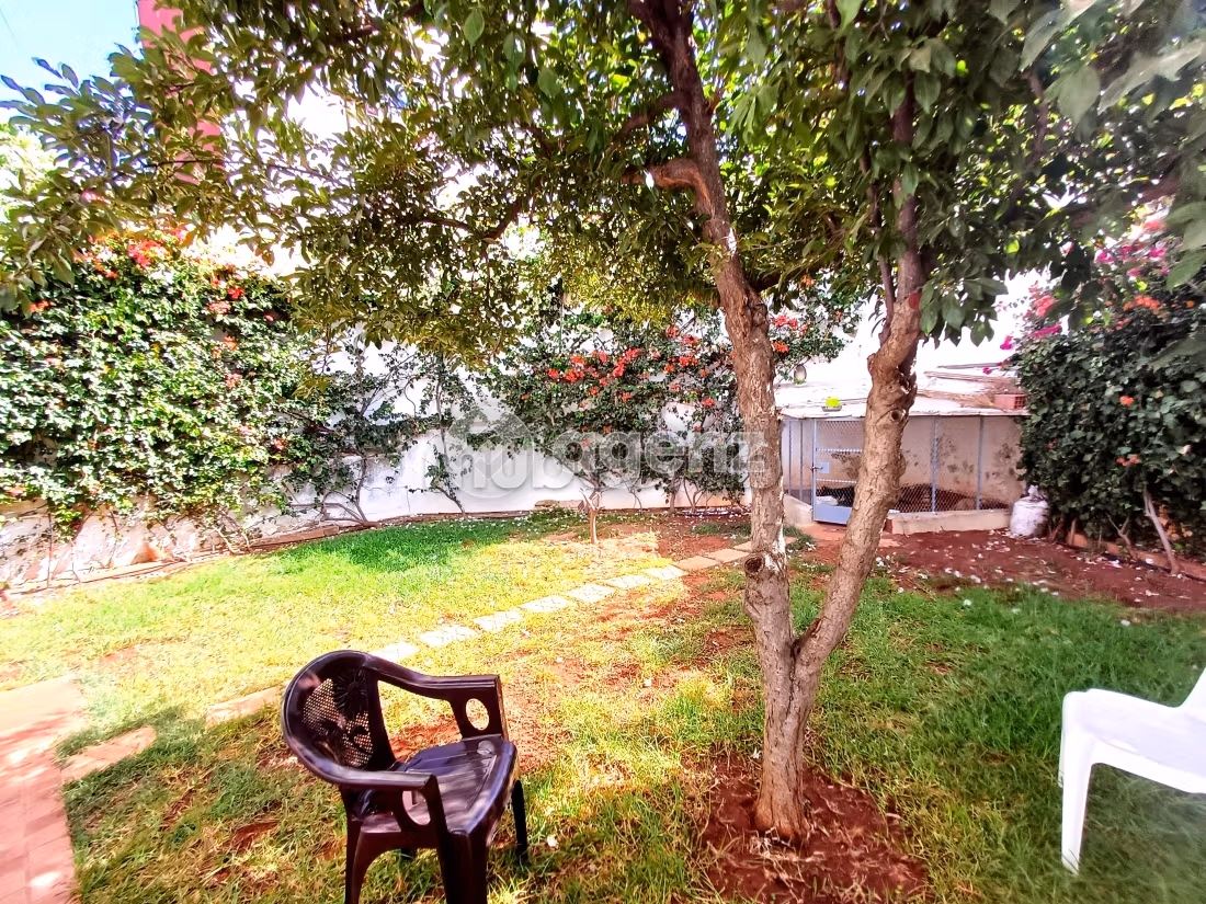 Suntuosa villa en venta en Hamria. 4 dormitorios. Parking y jardin