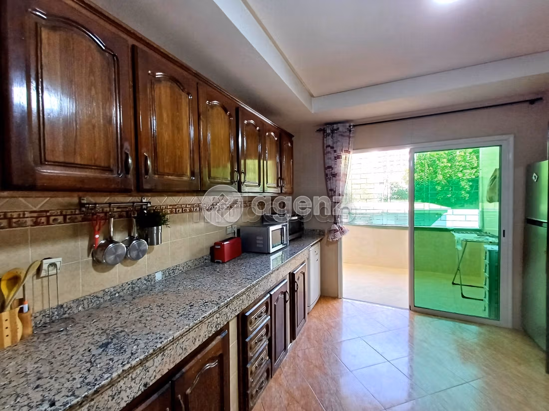 Suntuosa villa en venta en Hamria. 4 dormitorios. Parking y jardin