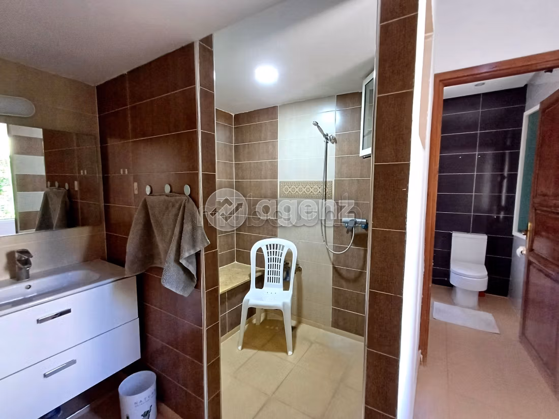 Suntuosa villa en venta en Hamria. 4 dormitorios. Parking y jardin