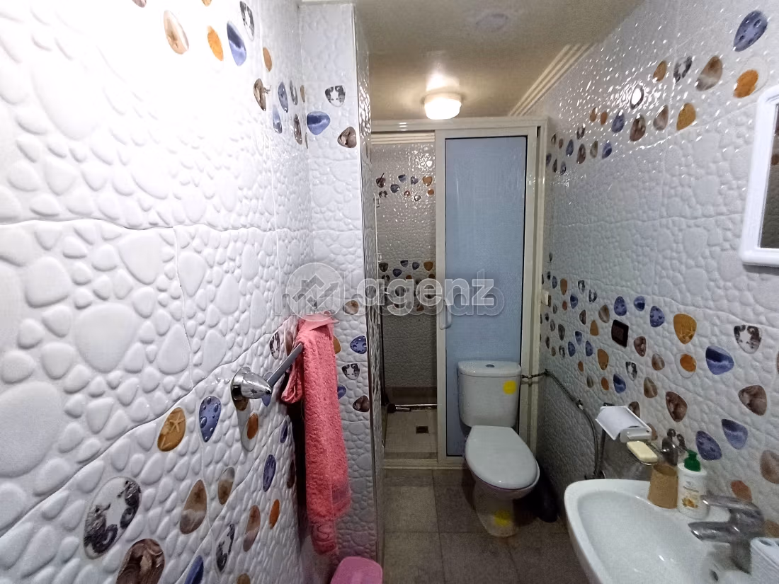 Se vende piso. Superficie de 82 m²
