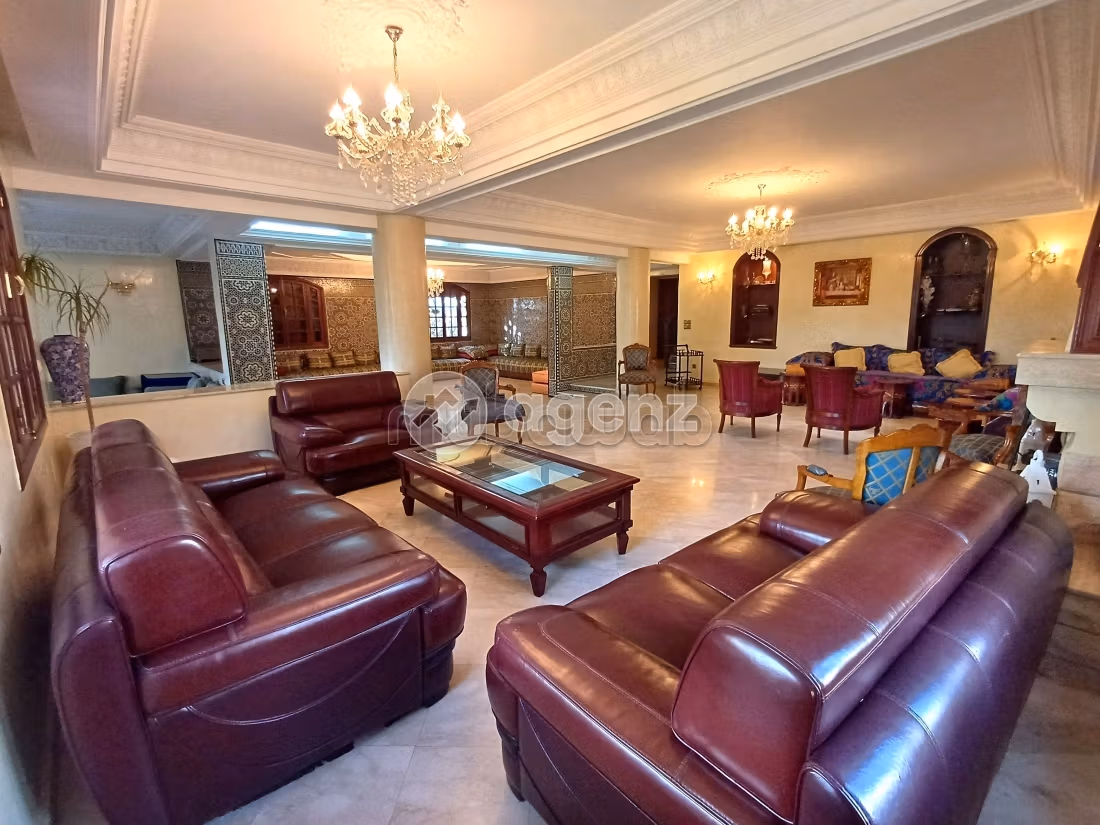 Te koop: villa's en luxe woningen in Bouskoura Ville. 4 Slaapkamers. Garage en terras