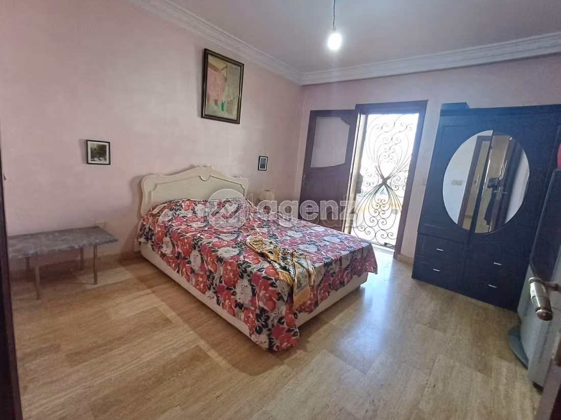 Te koop: villa's en luxe woningen in Bouskoura Ville. 4 Slaapkamers. Garage en terras