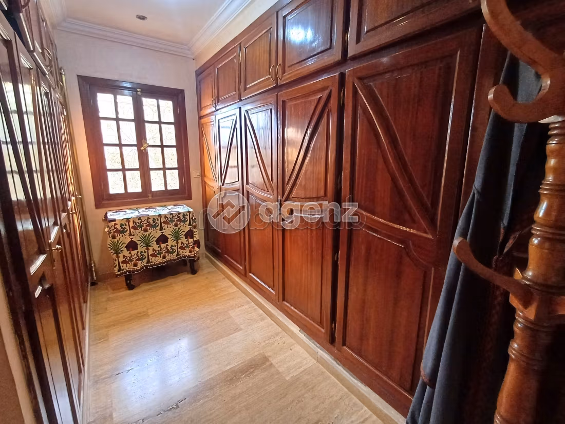 Te koop: villa's en luxe woningen in Bouskoura Ville. 4 Slaapkamers. Garage en terras