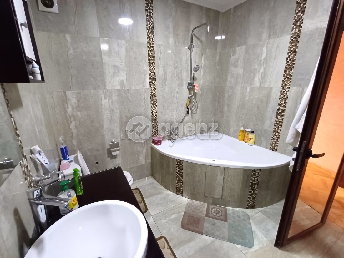Appartement 152 m² à Les Hôpitaux — 12