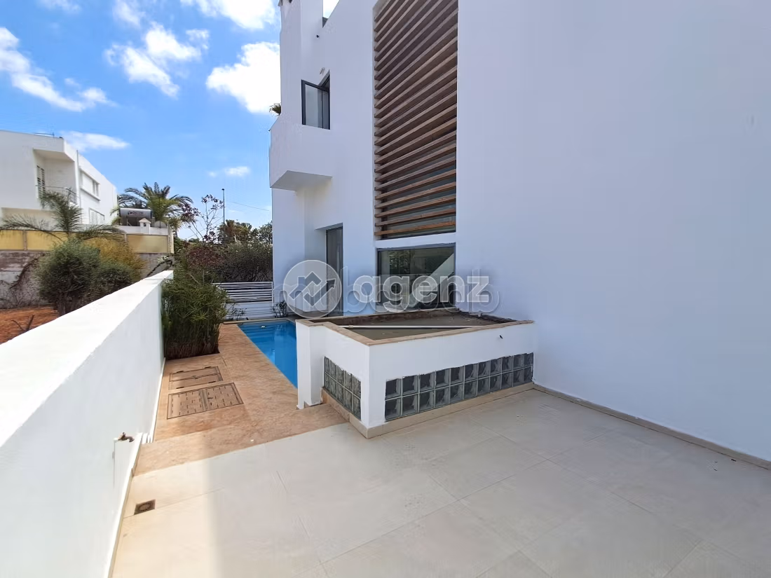 Villa à louer 600 m², 4 chambres Californie Casablanca