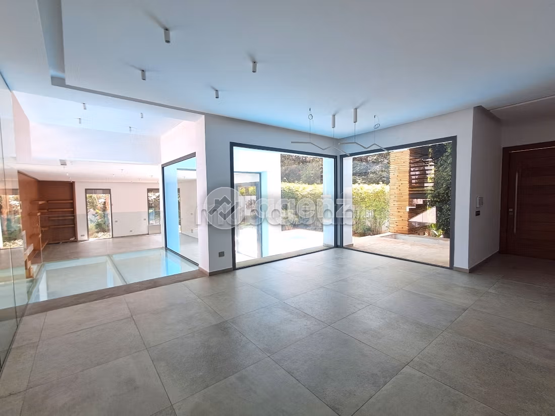 Villa à louer 600 m², 4 chambres Californie Casablanca