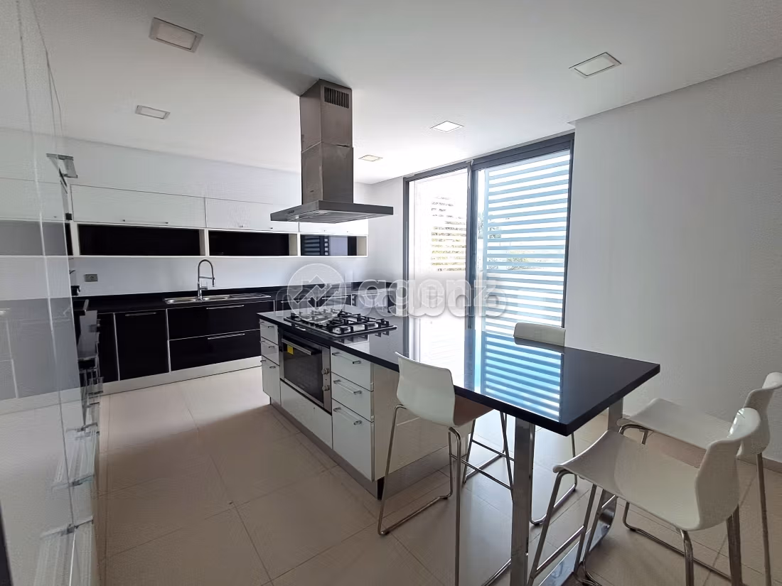 Villa à louer 600 m², 4 chambres Californie Casablanca