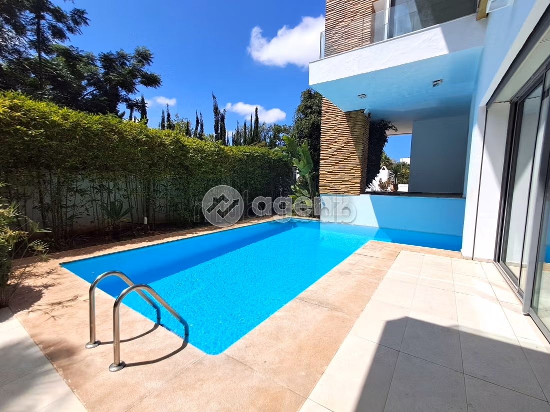 Villa à louer 600 m², 4 chambres Californie Casablanca