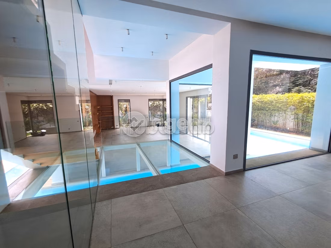 Villa à louer 600 m², 4 chambres Californie Casablanca
