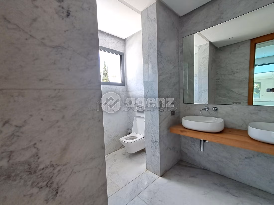 Villa à louer 600 m², 4 chambres Californie Casablanca