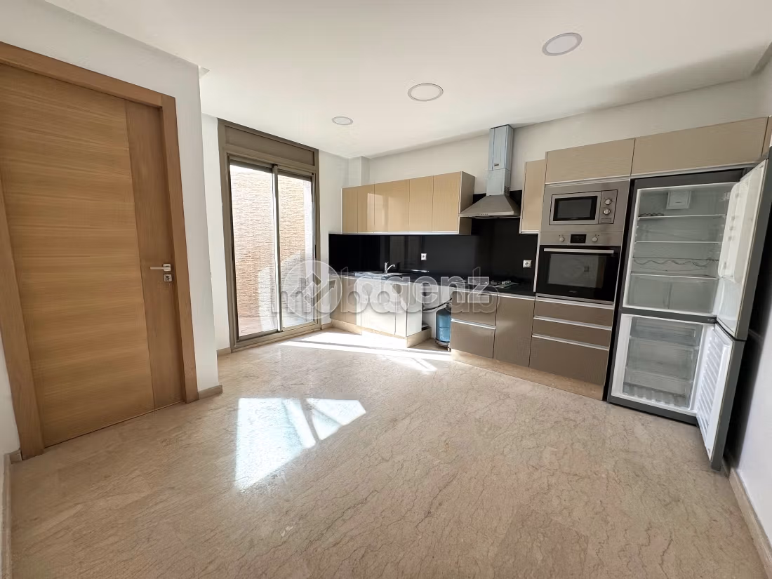 Se vende piso en Oasis. 3 dormitorios. Parking y ascensor