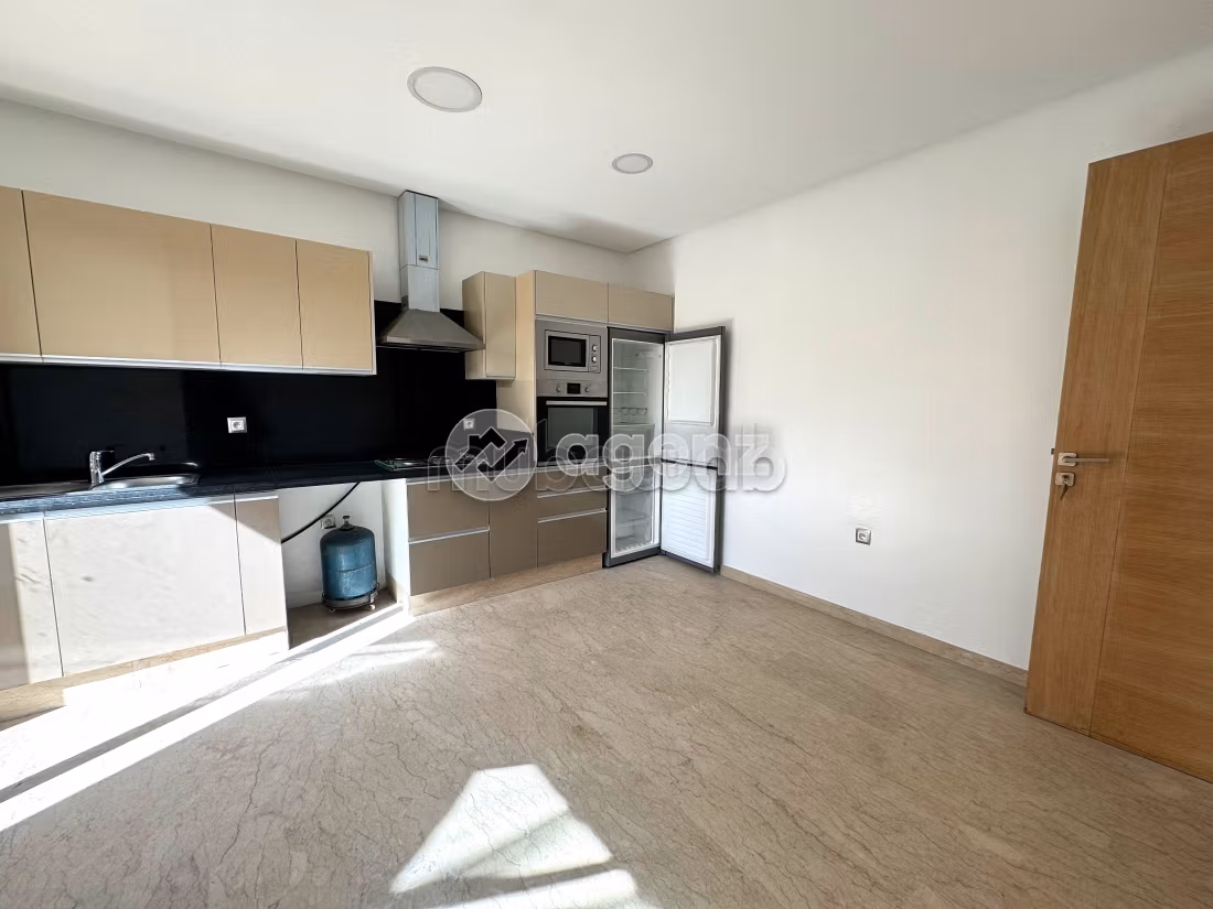 Se vende piso en Oasis. 3 dormitorios. Parking y ascensor