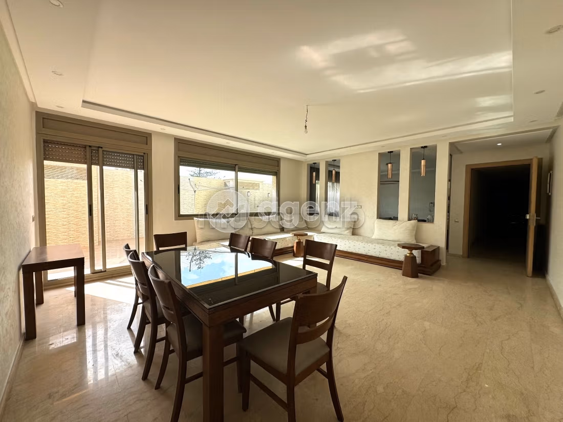 Se vende piso en Oasis. 3 dormitorios. Parking y ascensor